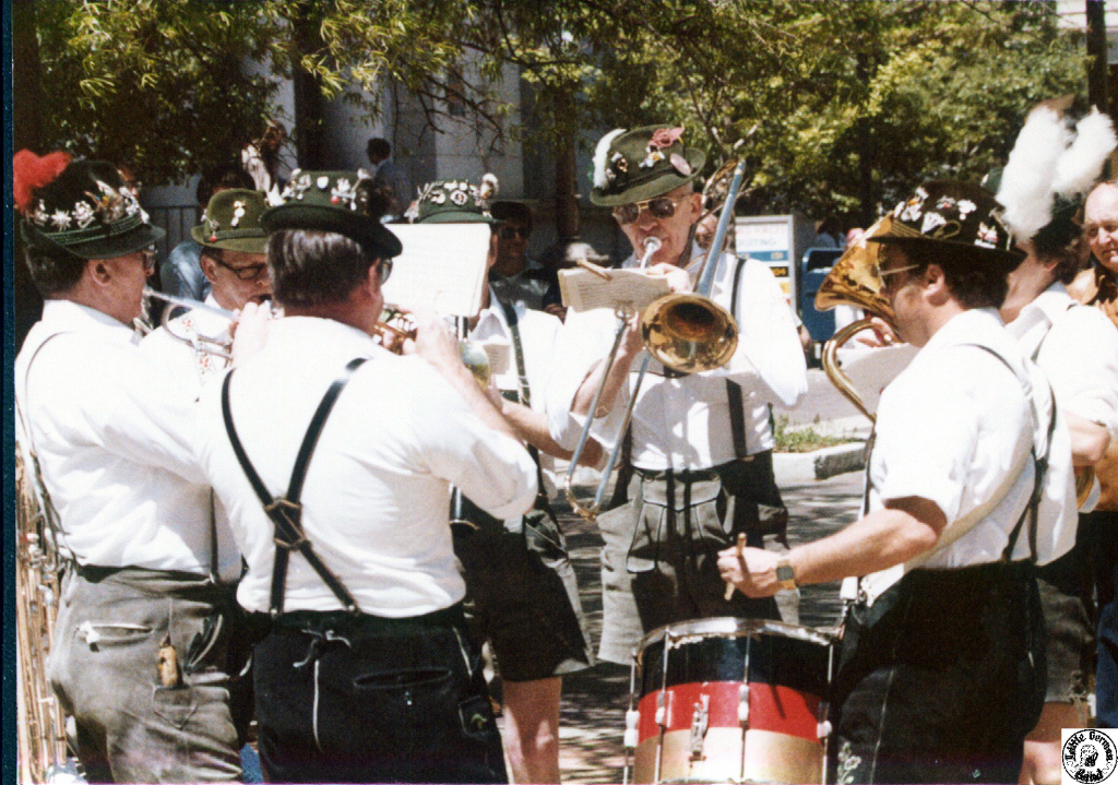 1981 04 15 04 Fayetteville Mall.jpg